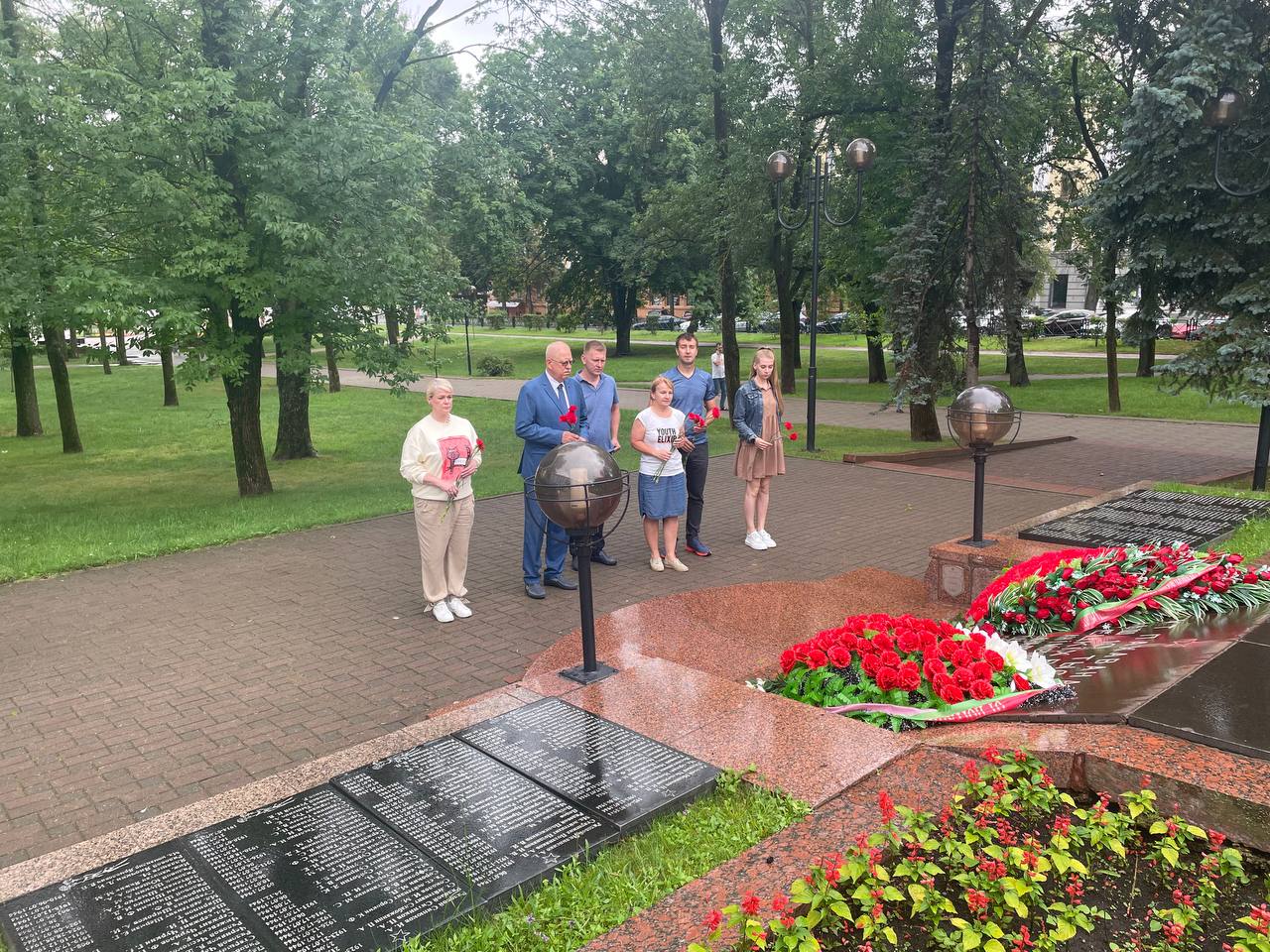Возложение цветов
