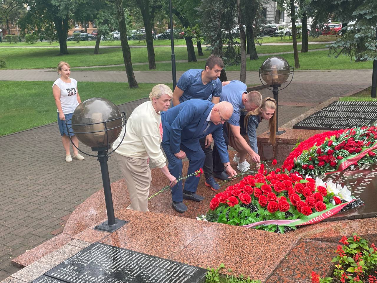 Возложение цветов