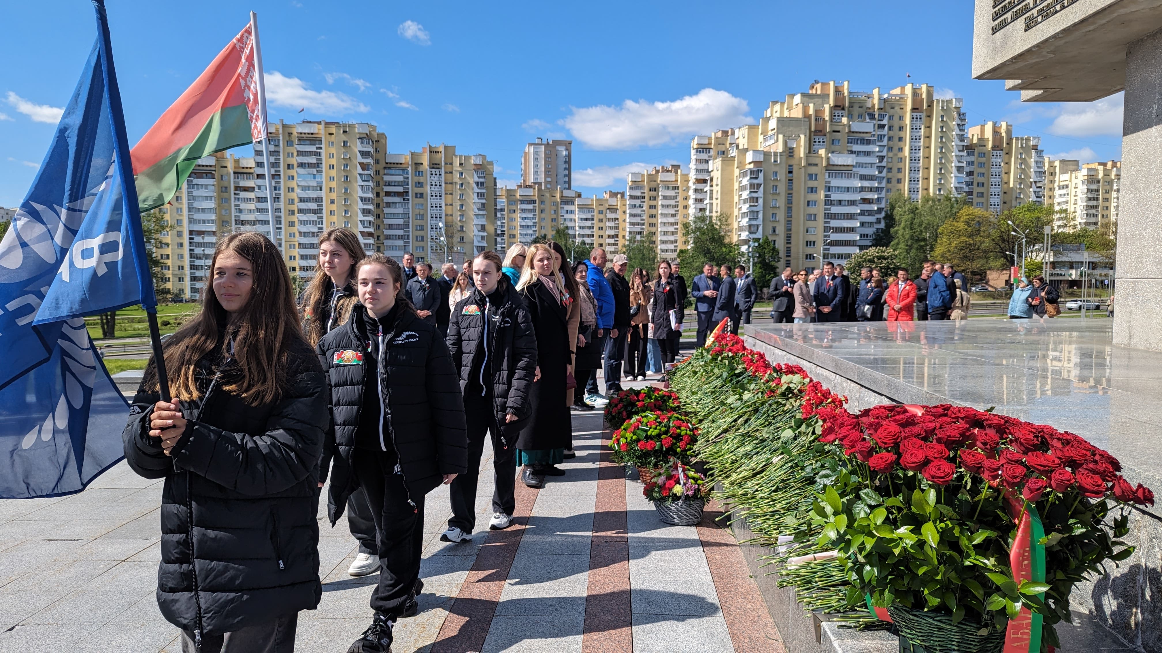 Возложение цветов в честь победы в Великой Отечественной войне