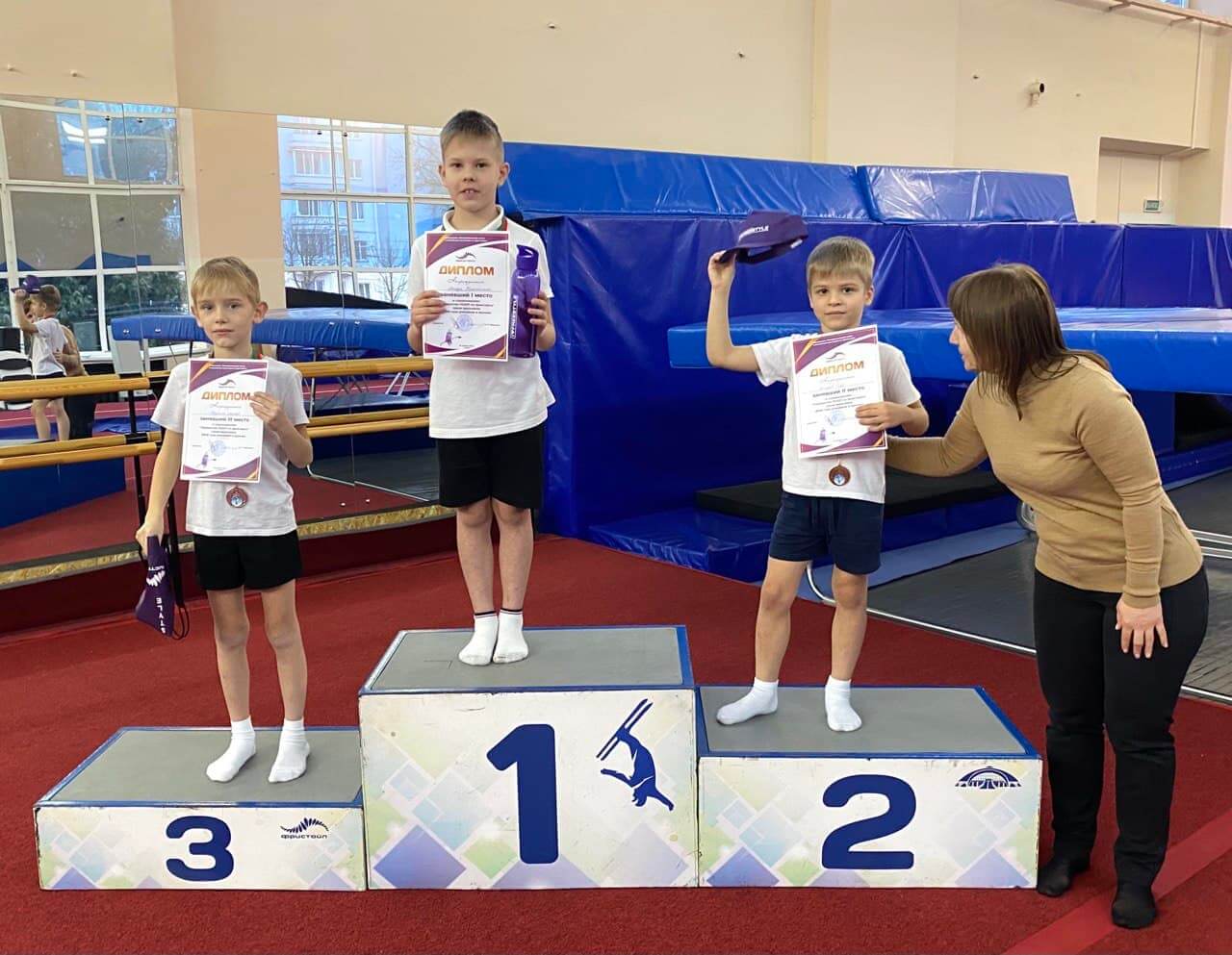 модель