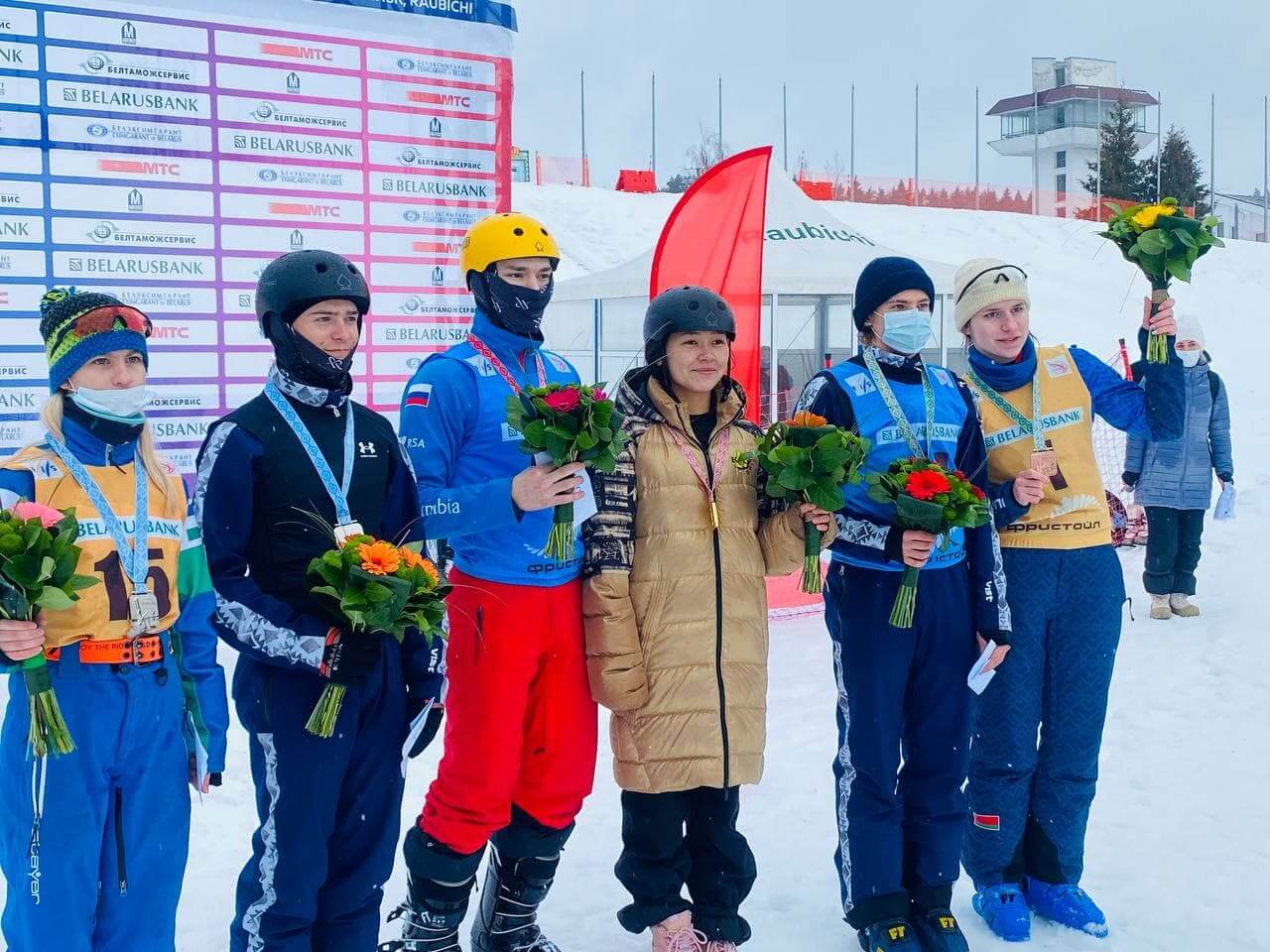модель