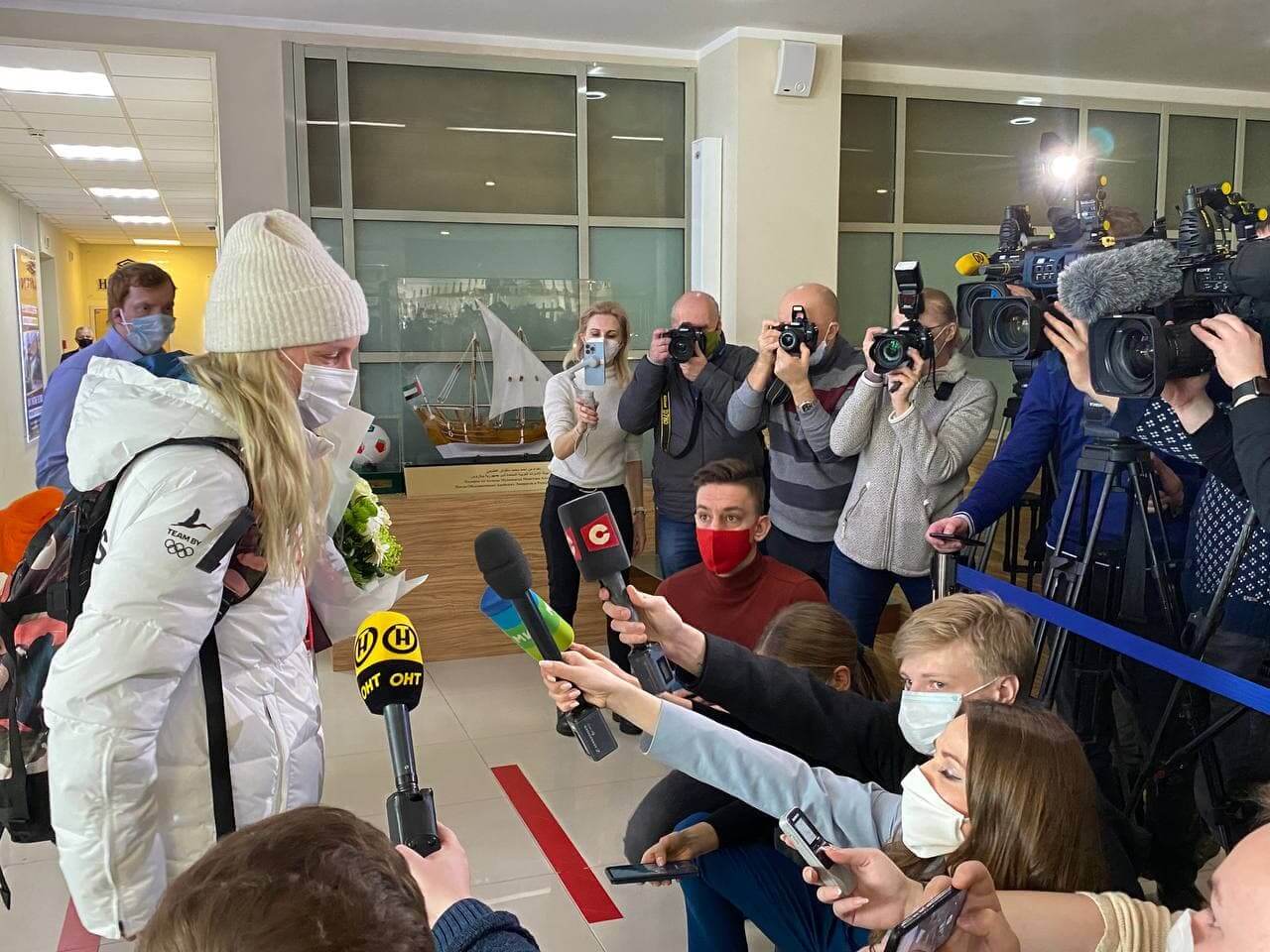модель